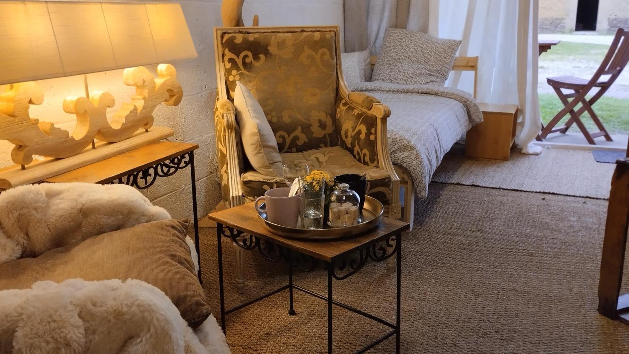 Le Laboratoire Shabby Chic De La Parfumerie Du Manoir Chavagne Bagian luar foto