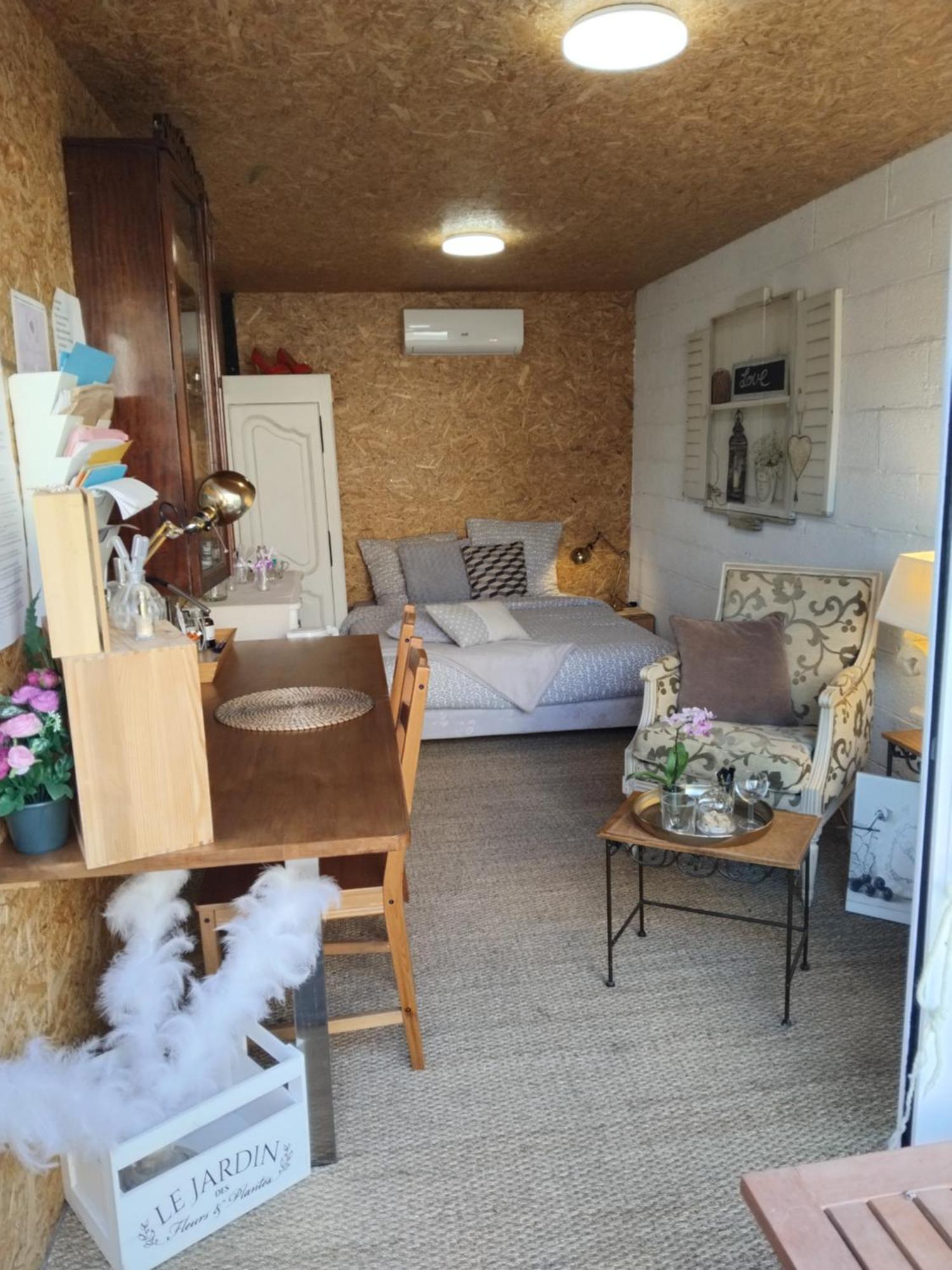 Le Laboratoire Shabby Chic De La Parfumerie Du Manoir Chavagne Bagian luar foto